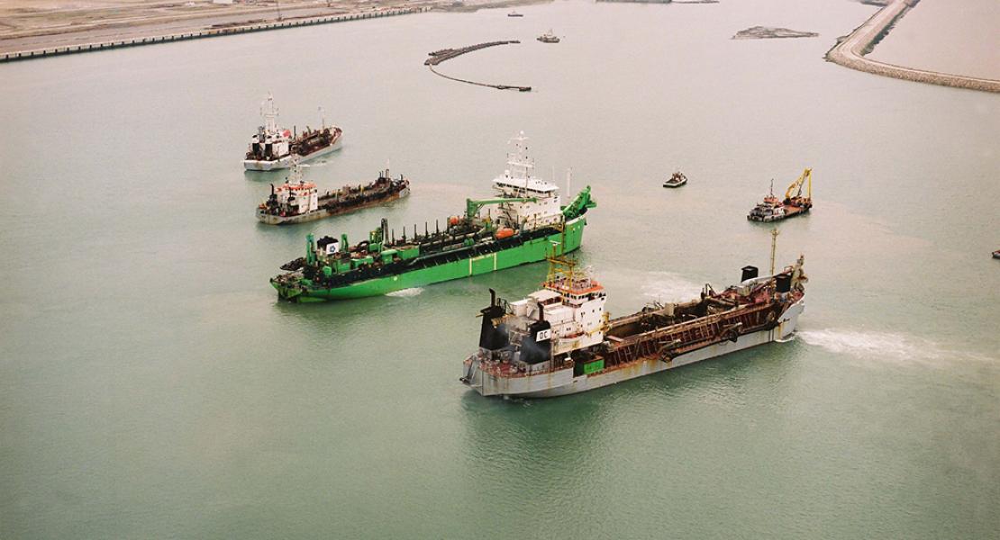 Dredging equipment before the port of Le Havre